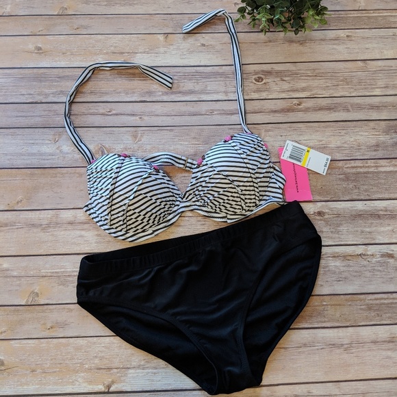 Betsey Johnson Other - NWT Betsey Johnson bikini top